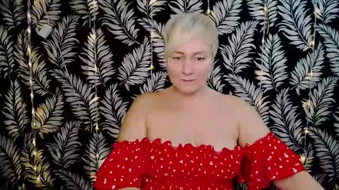 Snapshot of oliviaoskar_ chatting on 12-24-24, 03:37 Kelly online show from 12-24-24, 03:37