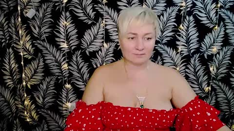 Snapshot of oliviaoskar_ chatting on 12-27-24, 05:59 Kelly online show from 12-27-24, 05:59