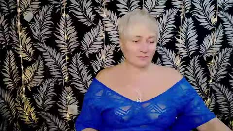 Snapshot of oliviaoskar_ chatting on 12-31-24, 12:15 Kelly online show from 12-31-24, 12:15