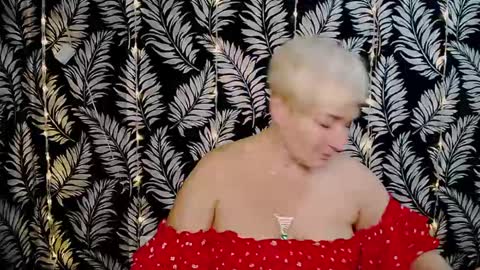 Snapshot of oliviaoskar_ chatting on 01-03-25, 12:19 Kelly online show from 01-03-25, 12:19