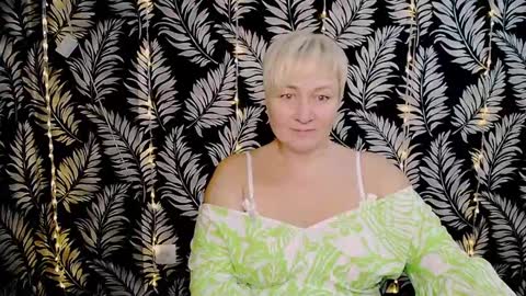 Snapshot of oliviaoskar_ chatting on 01-04-25, 12:16 Kelly online show from 01-04-25, 12:16