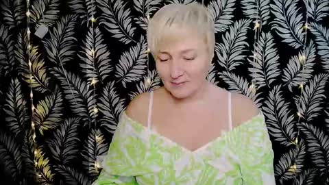 Snapshot of oliviaoskar_ chatting on 01-04-25, 03:17 Kelly online show from 01-04-25, 03:17