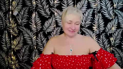 Snapshot of oliviaoskar_ chatting on 01-05-25, 03:13 Kelly online show from 01-05-25, 03:13