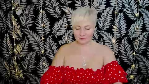 Snapshot of oliviaoskar_ chatting on 01-18-25, 02:23 Kelly online show from 01-18-25, 02:23