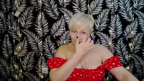 Snapshot of oliviaoskar_ chatting on 01-21-25, 11:13 Kelly online show from 01-21-25, 11:13