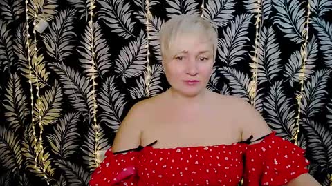 Snapshot of oliviaoskar_ chatting on 02-02-25, 12:24 Kelly online show from 02-02-25, 12:24