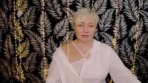 Snapshot of oliviaoskar_ chatting on 02-06-25, 12:05 Kelly online show from 02-06-25, 12:05