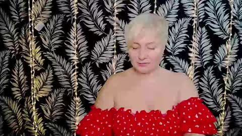 Snapshot of oliviaoskar_ chatting on 02-08-25, 12:06 Kelly online show from 02-08-25, 12:06