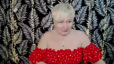 Snapshot of oliviaoskar_ chatting on 02-13-25, 12:11 Kelly online show from 02-13-25, 12:11