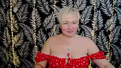 Snapshot of oliviaoskar_ chatting on 02-14-25, 03:15 Kelly online show from 02-14-25, 03:15