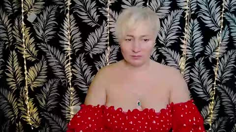 Snapshot of oliviaoskar_ chatting on 02-15-25, 12:33 Kelly online show from 02-15-25, 12:33
