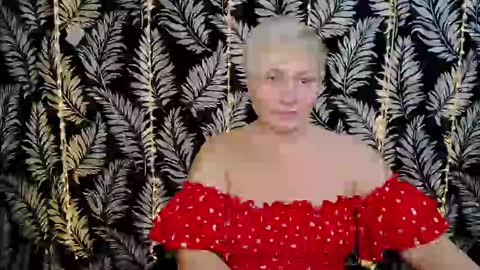 Snapshot of oliviaoskar_ chatting on 02-21-25, 12:17 Kelly online show from 02-21-25, 12:17