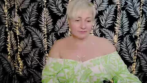 Snapshot of oliviaoskar_ chatting on 03-01-25, 03:27 Kelly online show from 03-01-25, 03:27