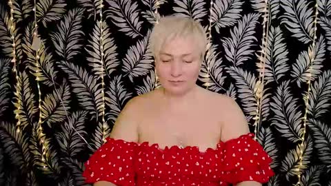 Snapshot of oliviaoskar_ chatting on 03-06-25, 12:09 Kelly online show from 03-06-25, 12:09