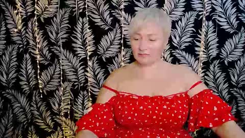 Snapshot of oliviaoskar_ chatting on 09-13-25, 11:32 Kelly online show from 09-13-25, 11:32