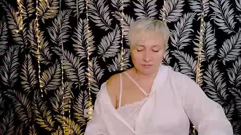 Snapshot of oliviaoskar_ chatting on 09-14-25, 11:09 Kelly online show from 09-14-25, 11:09