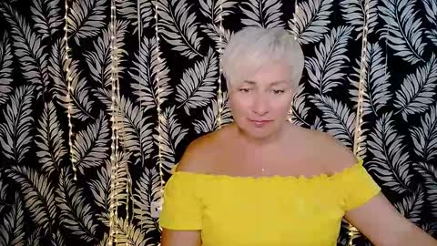 Snapshot of oliviaoskar_ chatting on 10-06-25, 11:18 Kelly online show from 10-06-25, 11:18