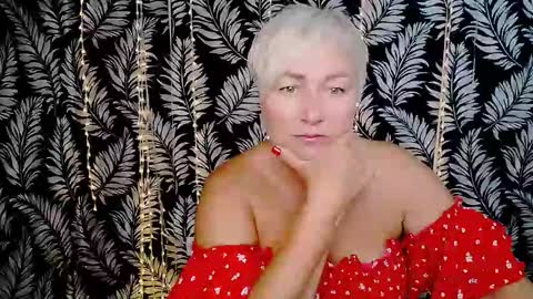 Snapshot of oliviaoskar_ chatting on 10-07-25, 11:18 Kelly online show from 10-07-25, 11:18