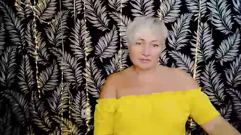 Snapshot of oliviaoskar_ chatting on 10-25-25, 11:29 Kelly online show from 10-25-25, 11:29