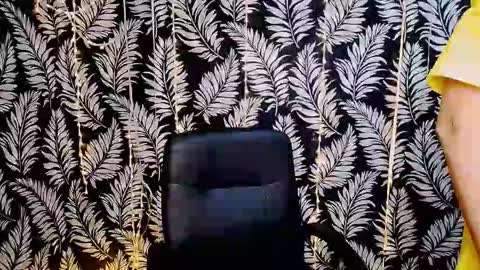 Snapshot of oliviaoskar_ chatting on 11-18-25, 10:09 Kelly online show from 11-18-25, 10:09