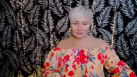 Snapshot of oliviaoskar_ chatting on 11-23-25, 03:45 Kelly online show from 11-23-25, 03:45