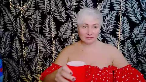 Snapshot of oliviaoskar_ chatting on 11-25-25, 10:26 Kelly online show from 11-25-25, 10:26