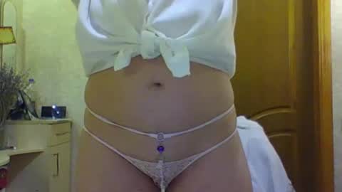 Snapshot of oliviaparadise chatting on 12-16-24, 05:11 oliviaparadise online show from 12-16-24, 05:11