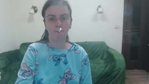 Snapshot of oliviasager chatting on 01-24-25, 04:37 Mistress Olivia online show from 01-24-25, 04:37