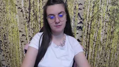 Snapshot of oliviasager chatting on 10-19-25, 11:27 Mistress Olivia online show from 10-19-25, 11:27