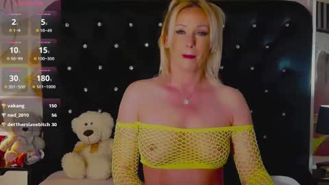 Olivia online show from 05-19-26, 01:56