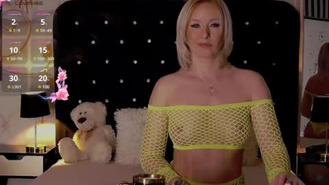 Snapshot of oliviashaw23 chatting on 12-29-24, 06:35 Olivia online show from 12-29-24, 06:35