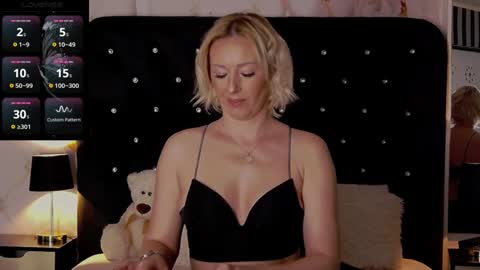 Snapshot of oliviashaw23 chatting on 01-31-25, 04:58 Olivia online show from 01-31-25, 04:58