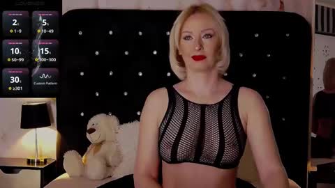 Snapshot of oliviashaw23 chatting on 02-21-25, 05:35 Olivia online show from 02-21-25, 05:35