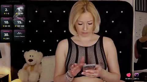 Snapshot of oliviashaw23 chatting on 03-09-25, 05:11 Olivia online show from 03-09-25, 05:11
