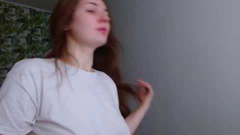 Olivia online show from 03-19-26, 05:22