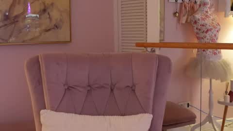 Snapshot of oliviasway chatting on 02-12-26, 11:33 OliviaSway online show from 02-12-26, 11:33