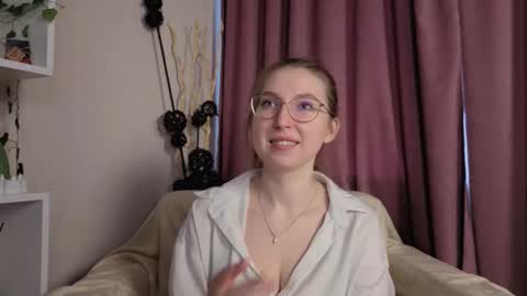 Kylie online show from 12-04-25, 09:18