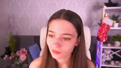 Olivia online show from 12-30-24, 07:04