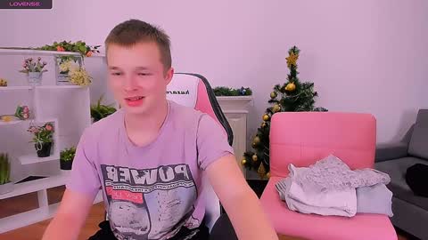 Olli and Stiw online show from 12-19-24, 08:44