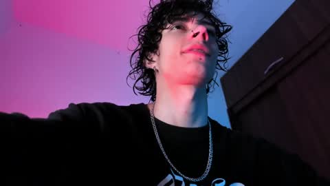 Snapshot of olliver___y chatting on 01-02-25, 05:35 online show from 01-02-25, 05:35