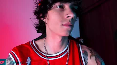 Snapshot of olliver___y chatting on 01-20-25, 04:32 online show from 01-20-25, 04:32