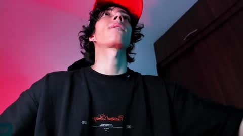 Snapshot of olliver___y chatting on 01-21-25, 07:15 online show from 01-21-25, 07:15