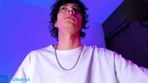 Snapshot of olliver___y chatting on 01-25-25, 02:37 online show from 01-25-25, 02:37