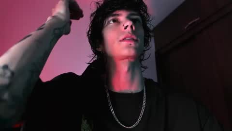 Snapshot of olliver___y chatting on 03-01-25, 05:42 online show from 03-01-25, 05:42