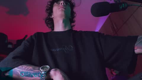 Snapshot of olliver___y chatting on 09-12-25, 05:29 online show from 09-12-25, 05:29