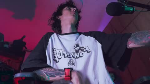 Snapshot of olliver___y chatting on 09-14-25, 04:11 online show from 09-14-25, 04:11