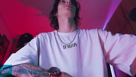 Snapshot of olliver___y chatting on 10-05-25, 06:01 online show from 10-05-25, 06:01