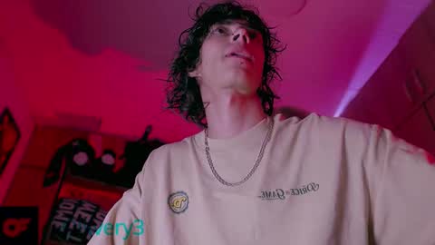 Snapshot of olliver___y chatting on 10-23-25, 12:21 online show from 10-23-25, 12:21