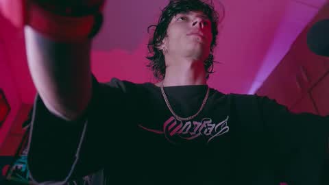 Snapshot of olliver___y chatting on 10-28-25, 12:14 online show from 10-28-25, 12:14