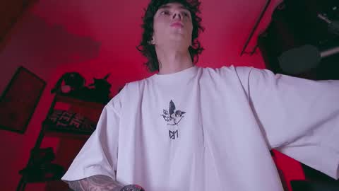 Snapshot of olliver___y chatting on 01-06-26, 02:48 online show from 01-06-26, 02:48